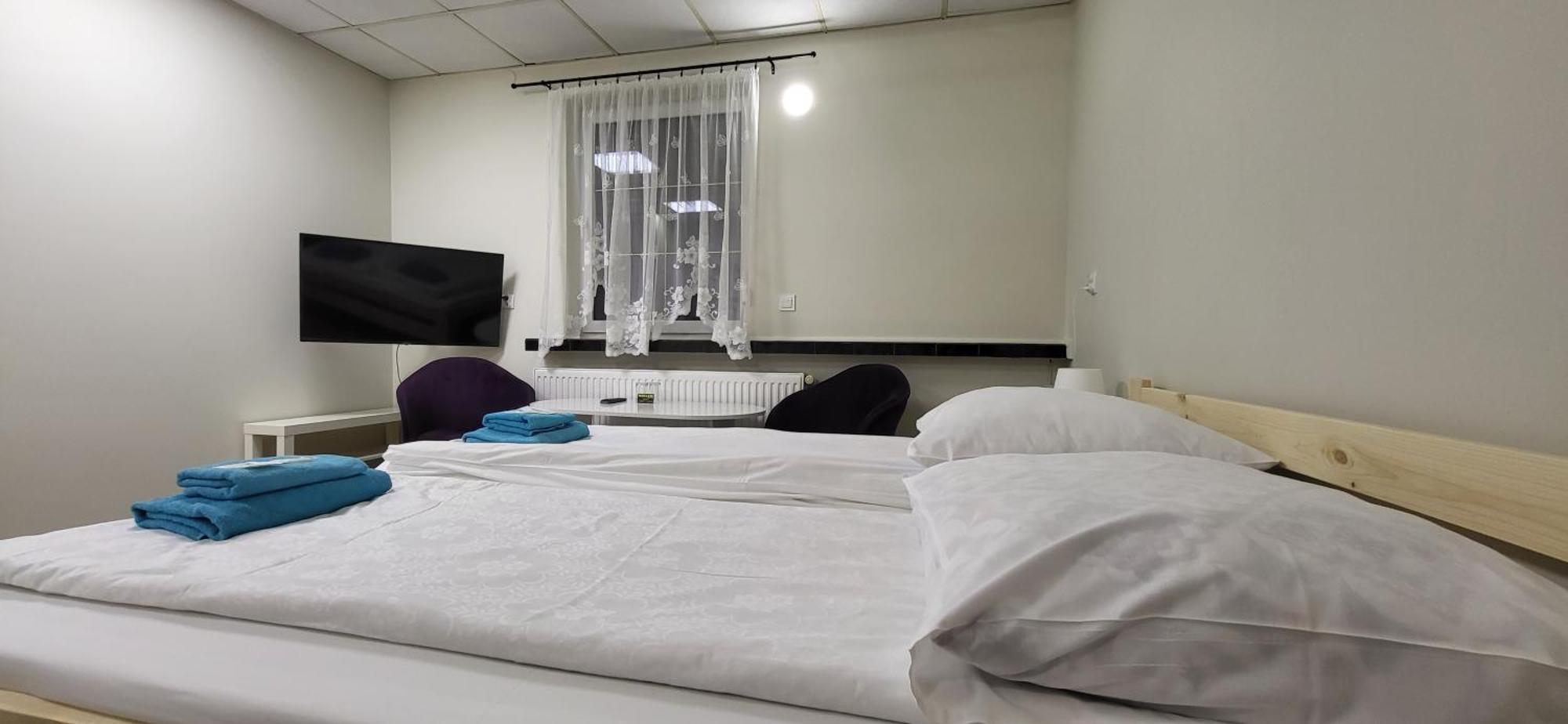 Etna - Hostel -Noclegi เชชูฟ ภายนอก รูปภาพ
