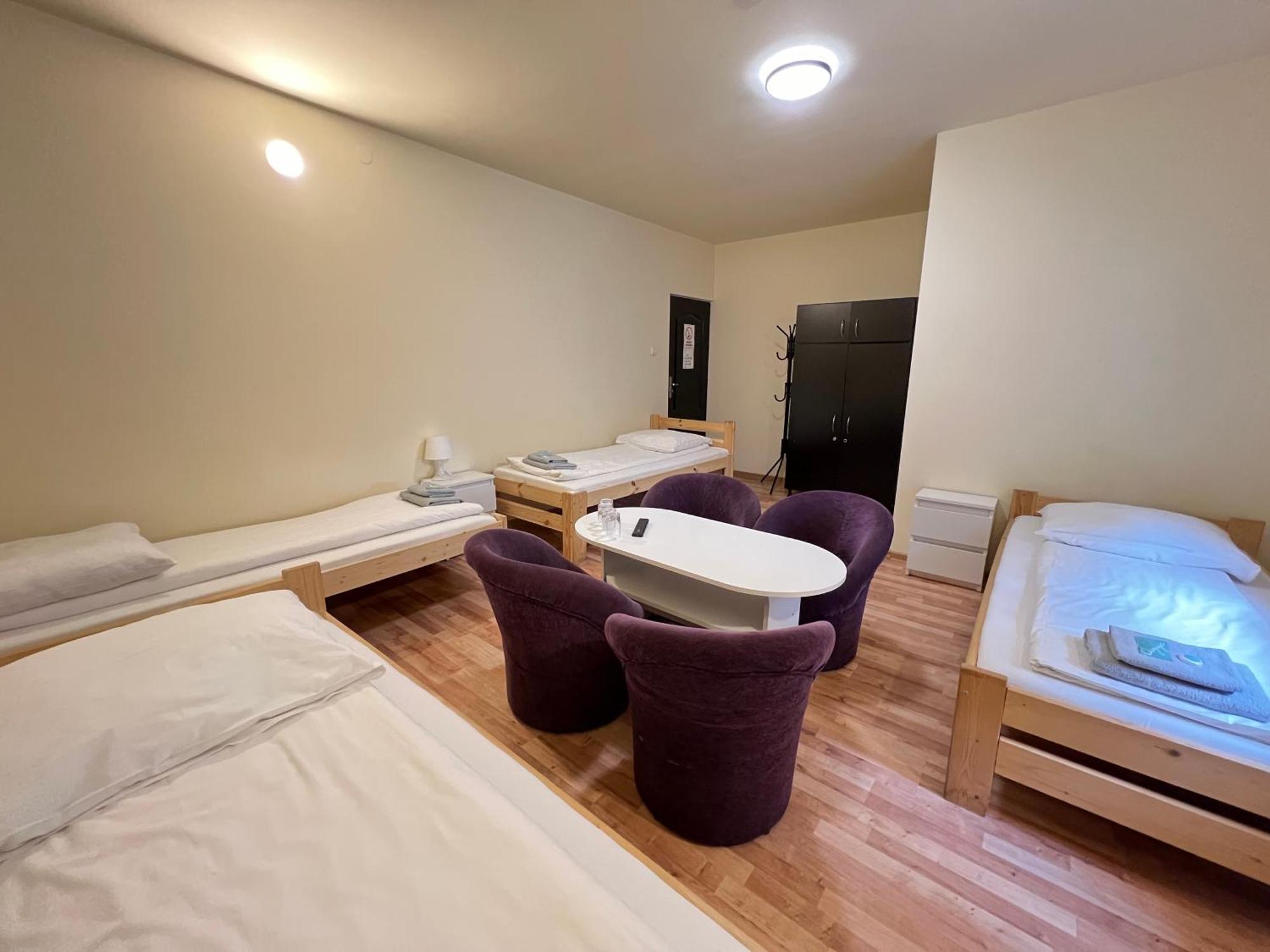 Etna - Hostel -Noclegi เชชูฟ ภายนอก รูปภาพ