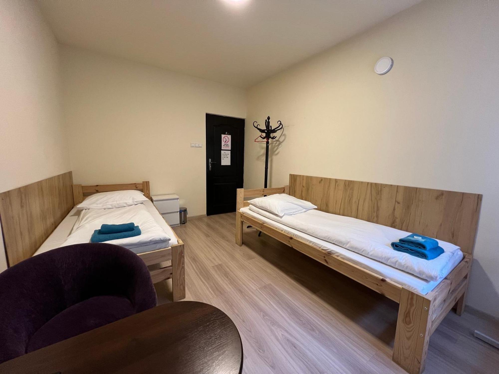 Etna - Hostel -Noclegi เชชูฟ ภายนอก รูปภาพ