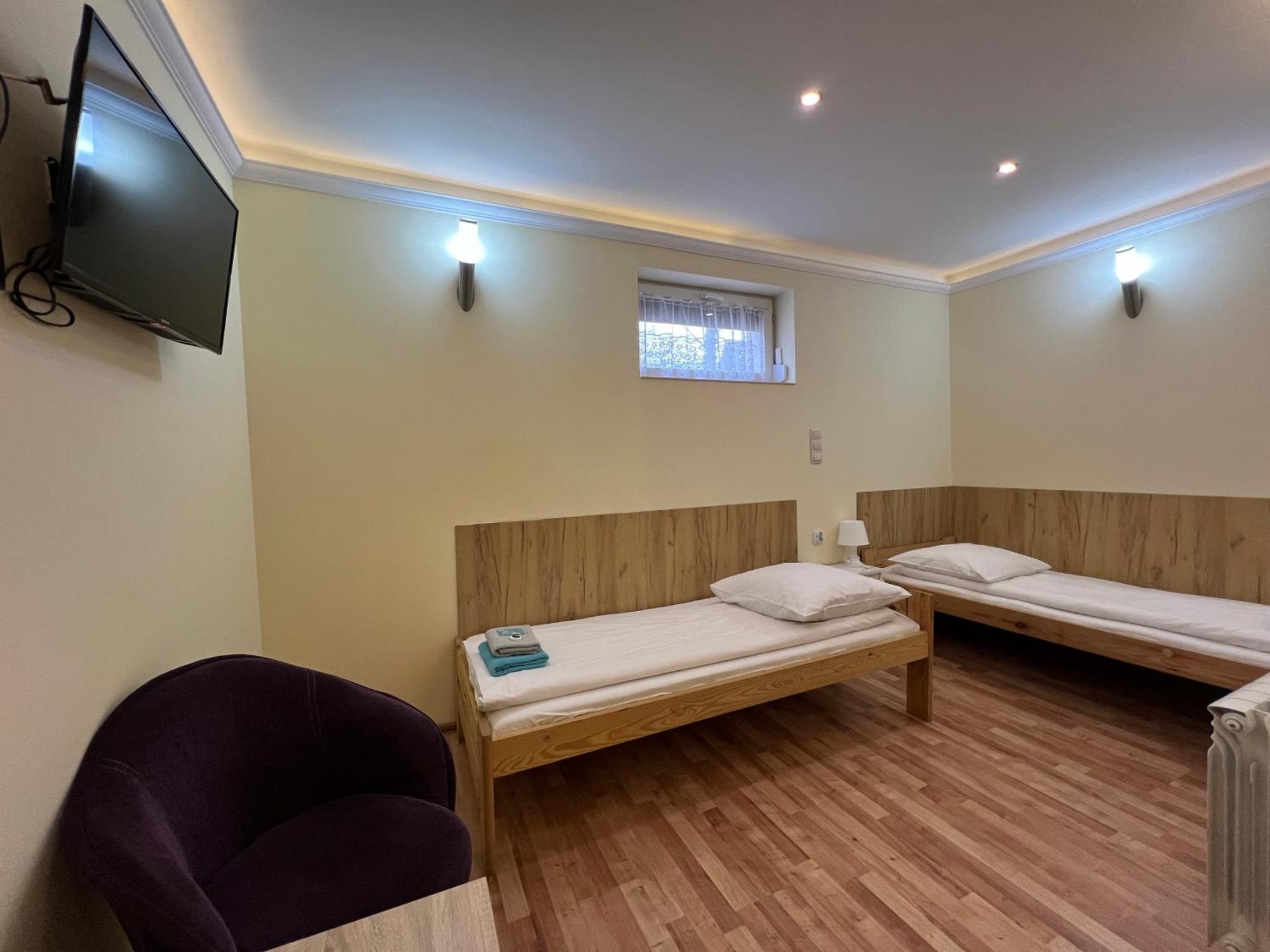 Etna - Hostel -Noclegi เชชูฟ ภายนอก รูปภาพ