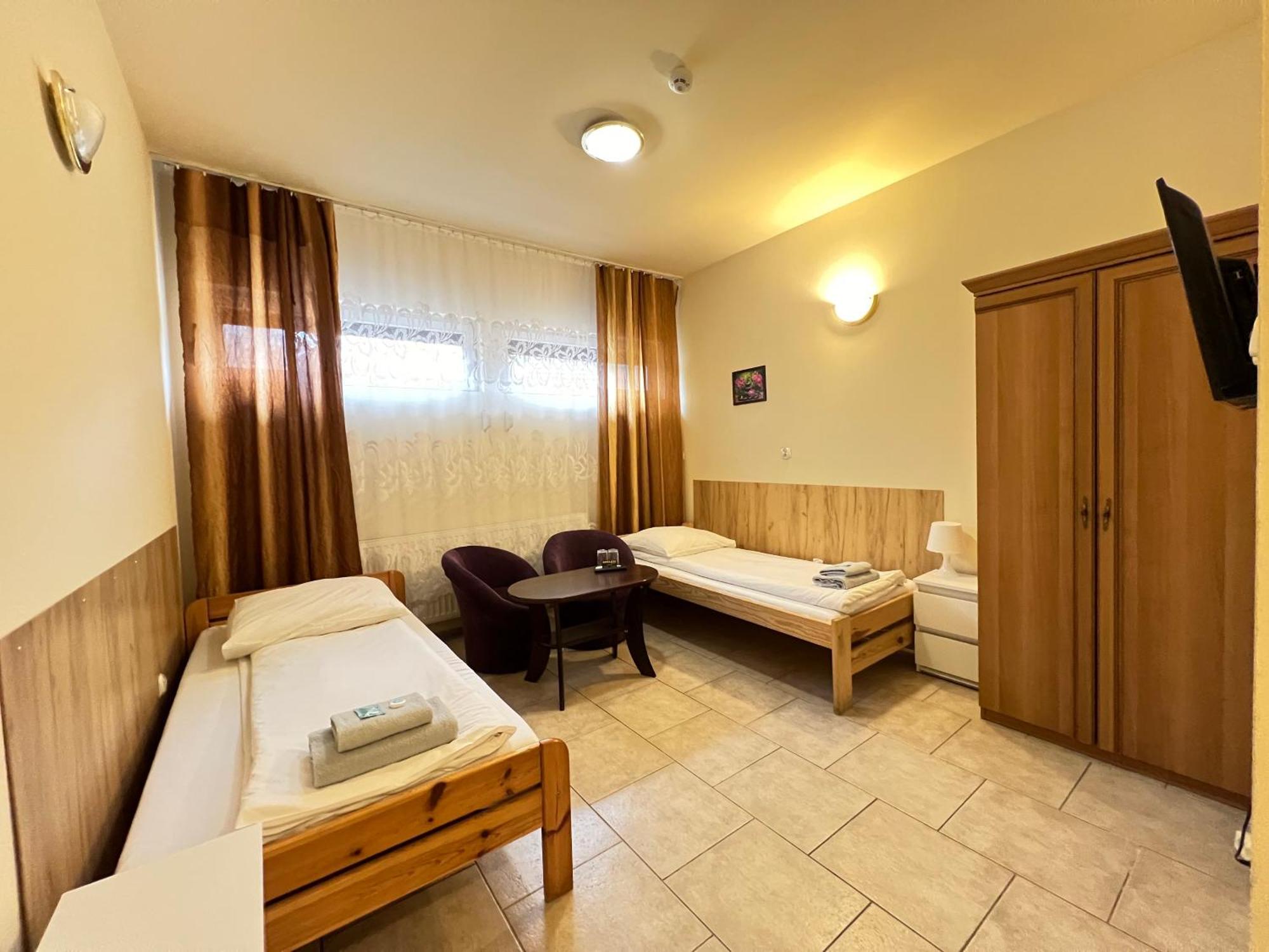 Etna - Hostel -Noclegi เชชูฟ ภายนอก รูปภาพ