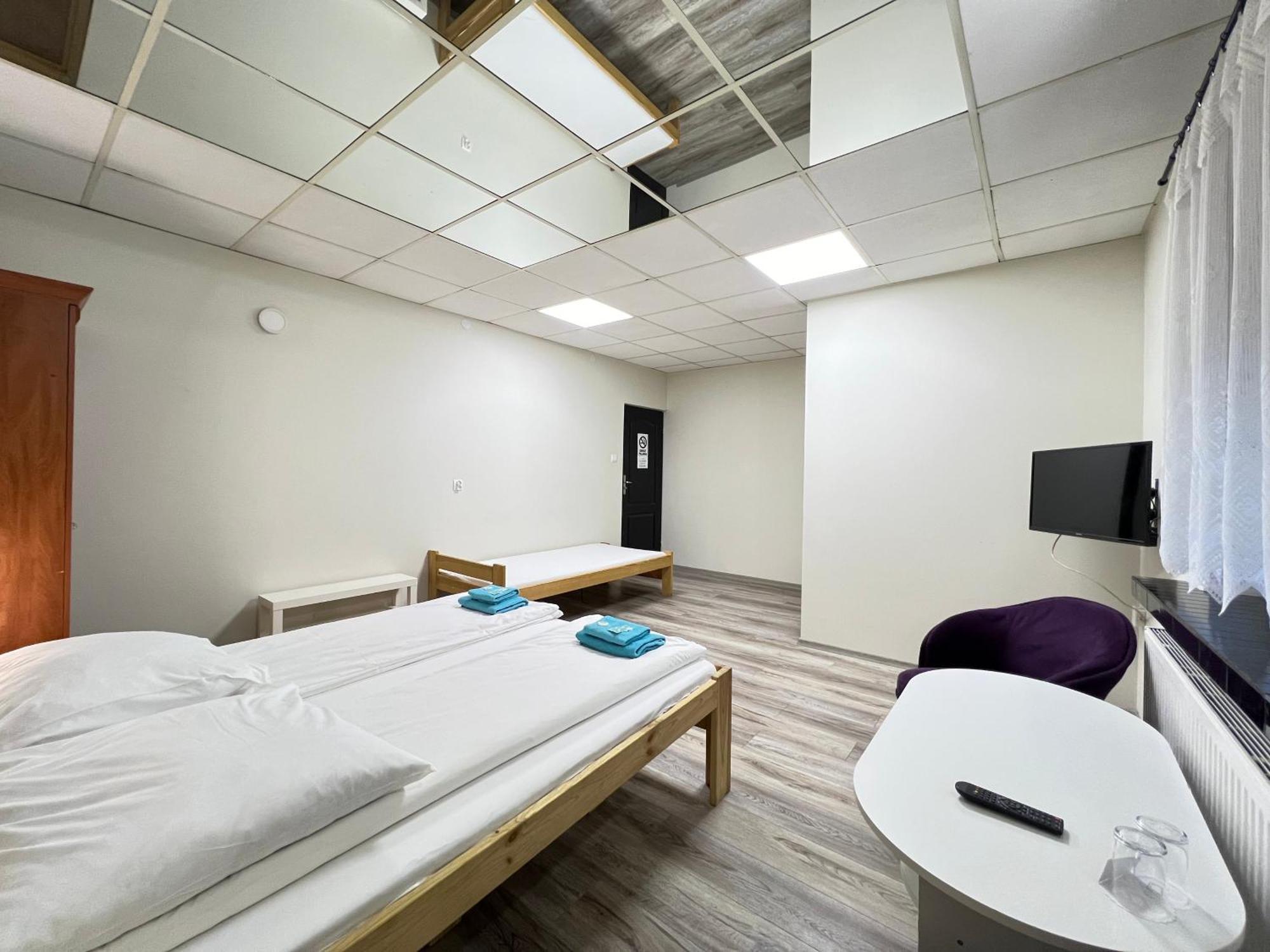 Etna - Hostel -Noclegi เชชูฟ ภายนอก รูปภาพ