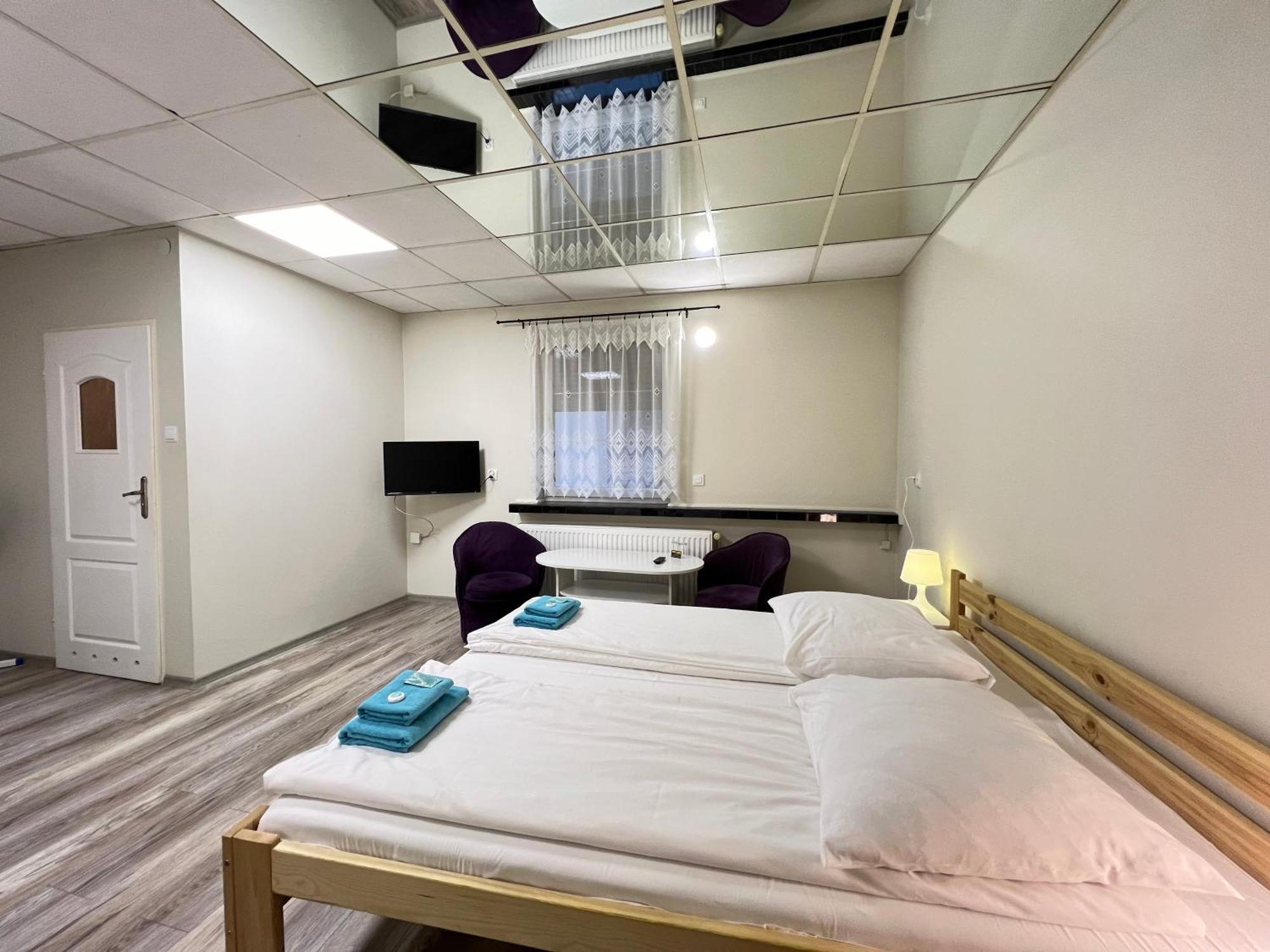 Etna - Hostel -Noclegi เชชูฟ ภายนอก รูปภาพ