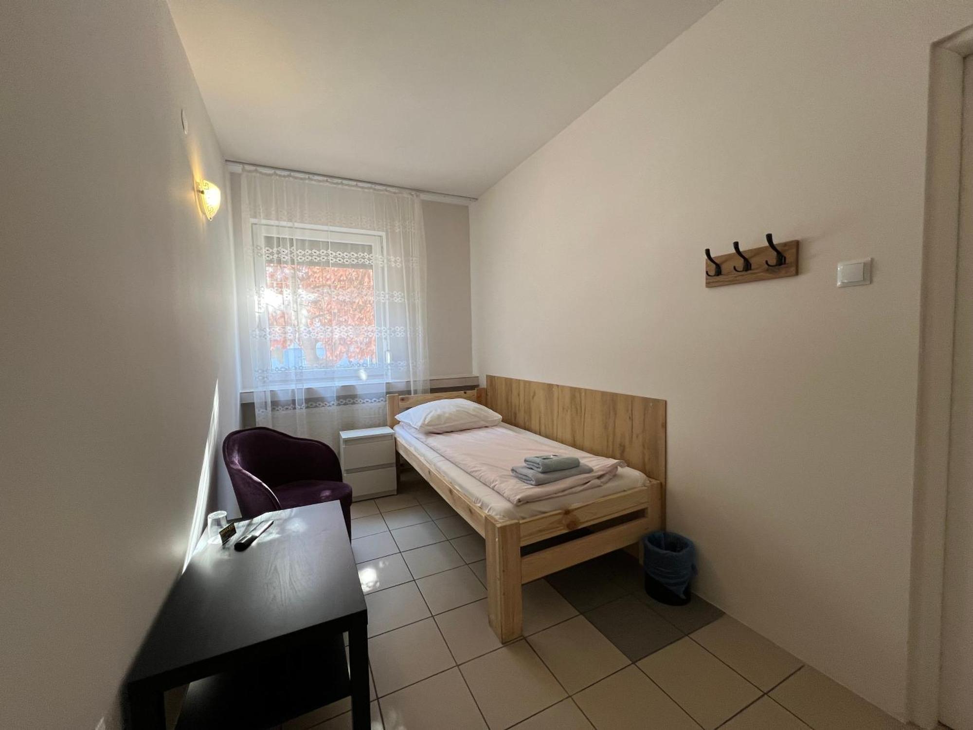 Etna - Hostel -Noclegi เชชูฟ ภายนอก รูปภาพ