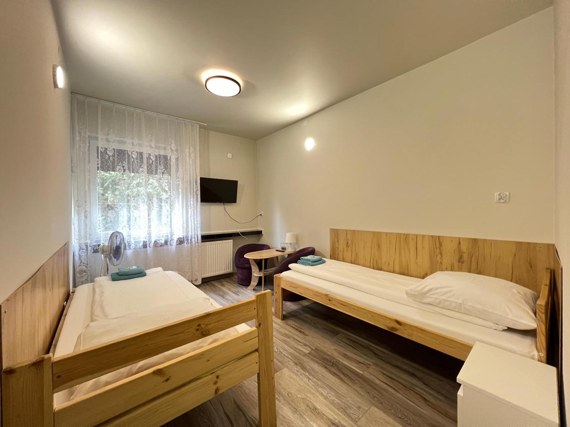 Etna - Hostel -Noclegi เชชูฟ ภายนอก รูปภาพ
